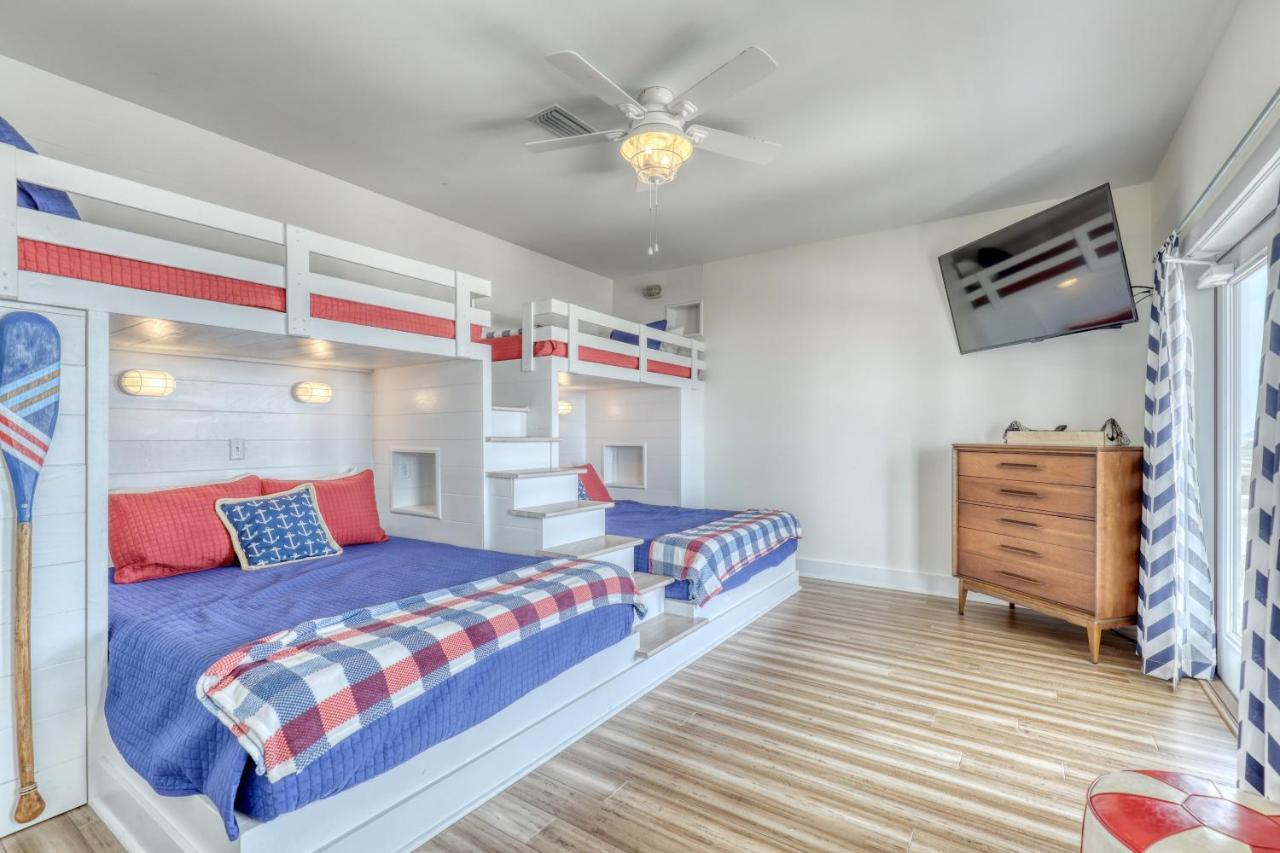 Salty Seahorse - Waterfront! Pet Friendly! Game Room, Pool Table, Beautiful Views - Room For The Whole Family Home ดอฟินไอแลนด์ ภายนอก รูปภาพ